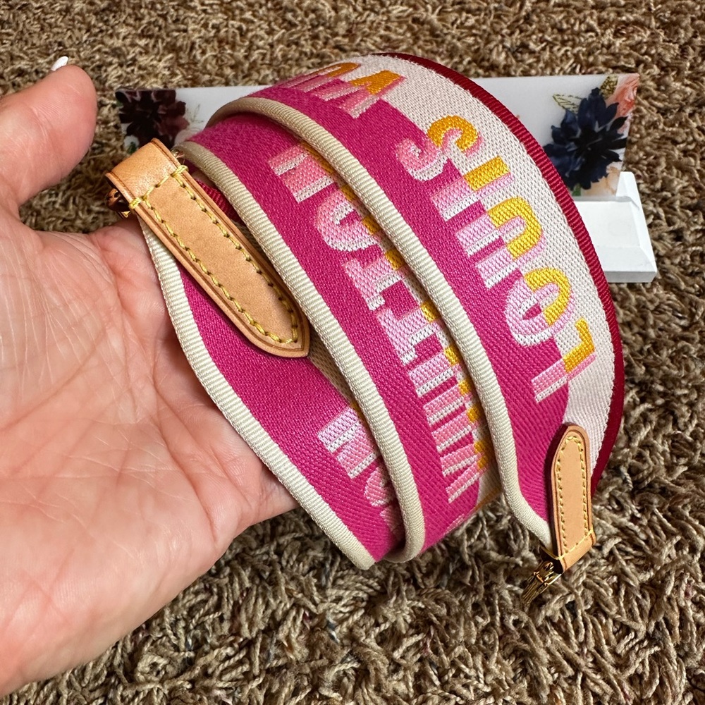 strap from Speedy Bandouliere 20. great used condition.